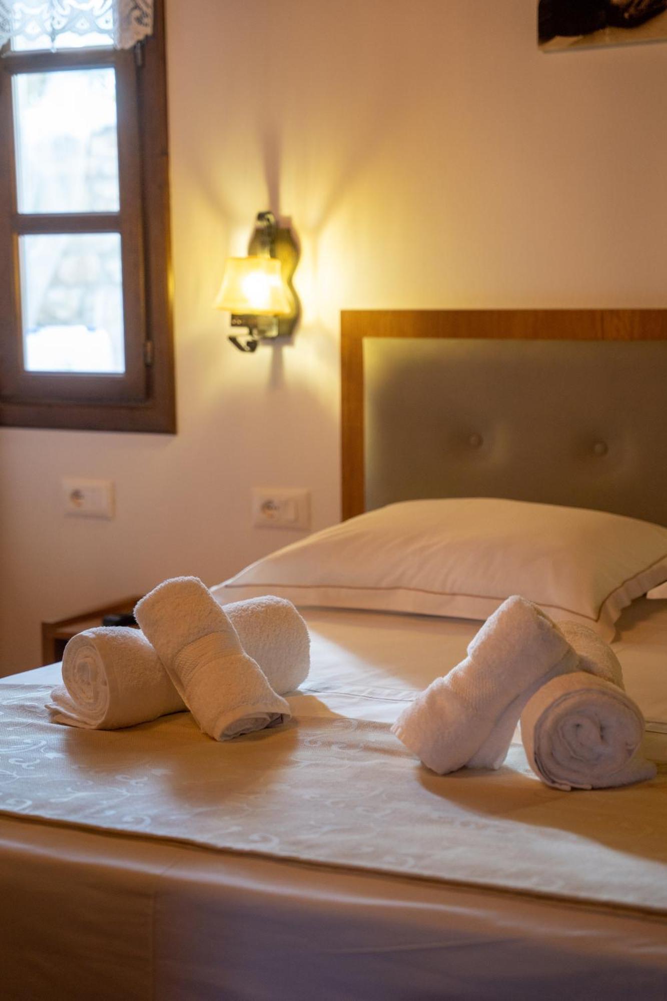 Hotel Kapllani Berati Quarto foto