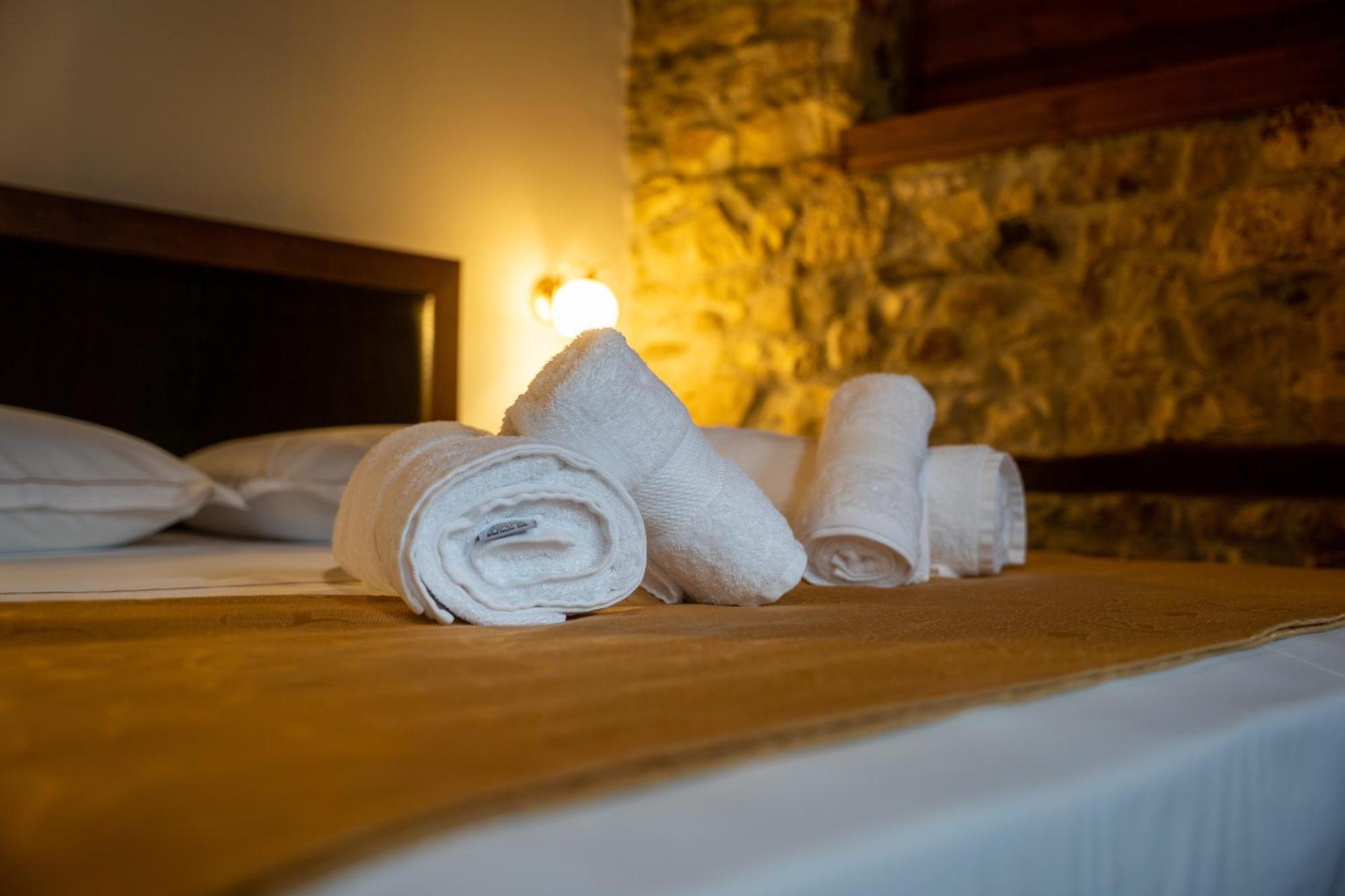 Hotel Kapllani Berati Quarto foto