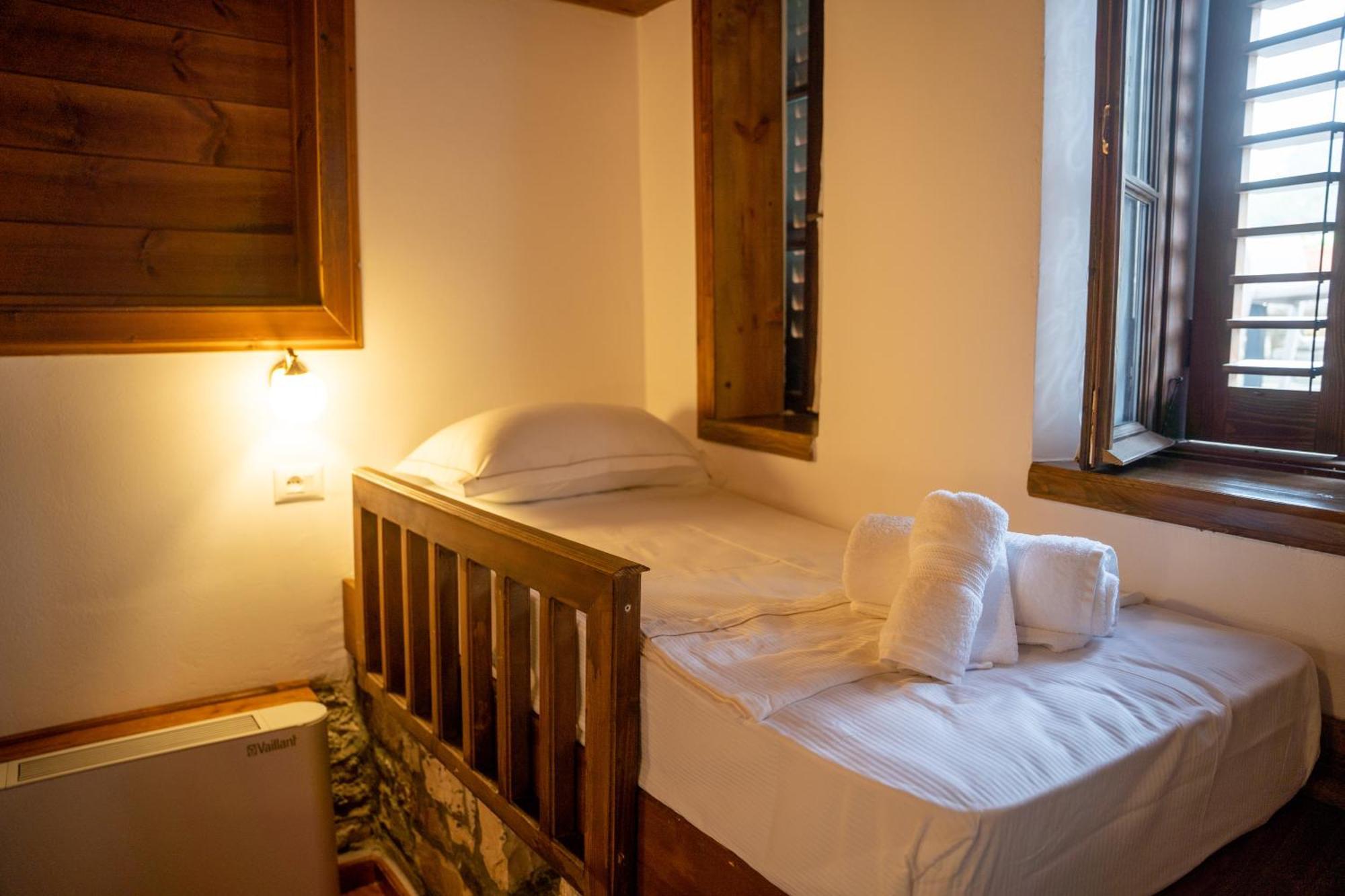 Hotel Kapllani Berati Quarto foto