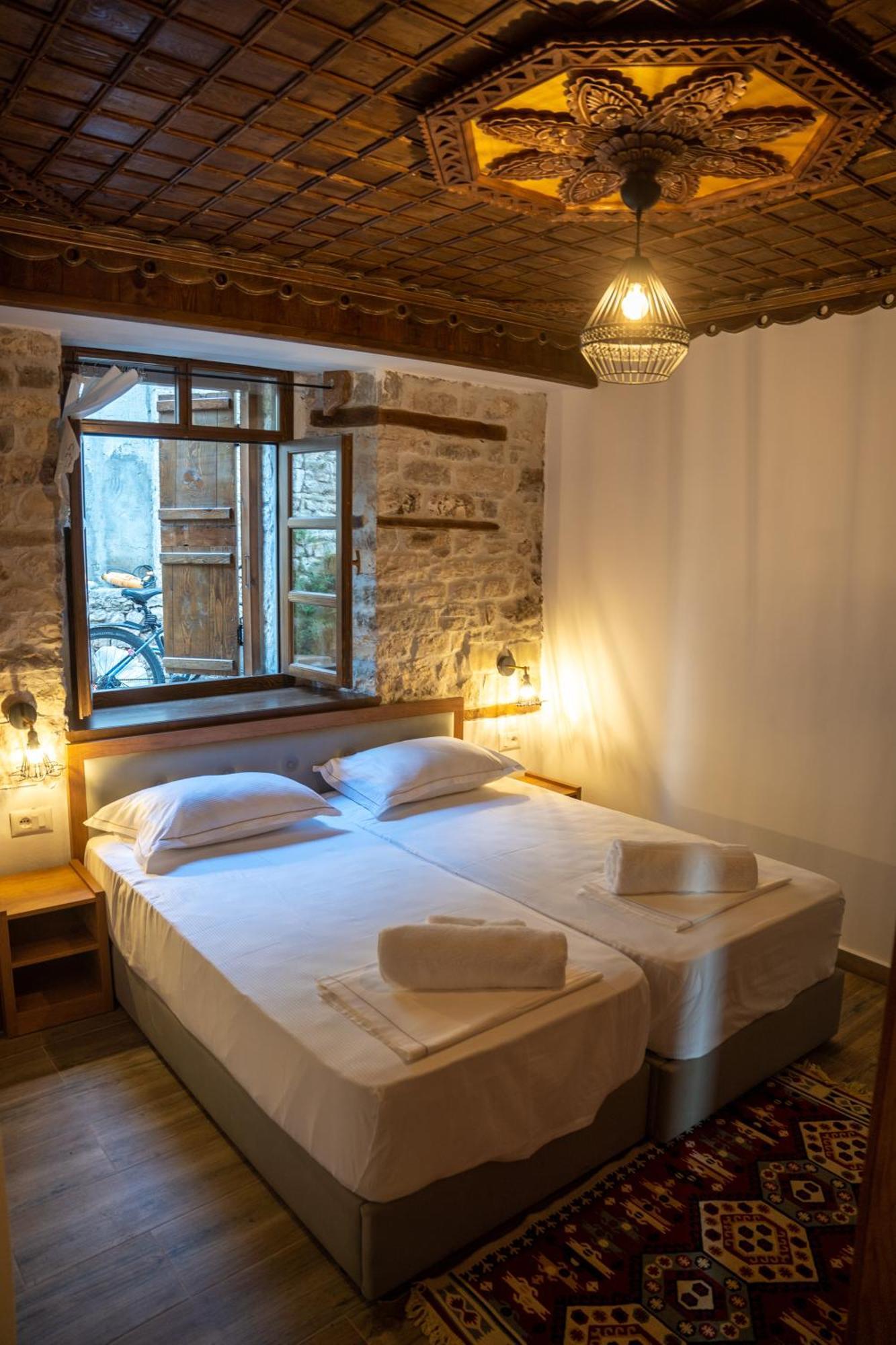 Hotel Kapllani Berati Quarto foto