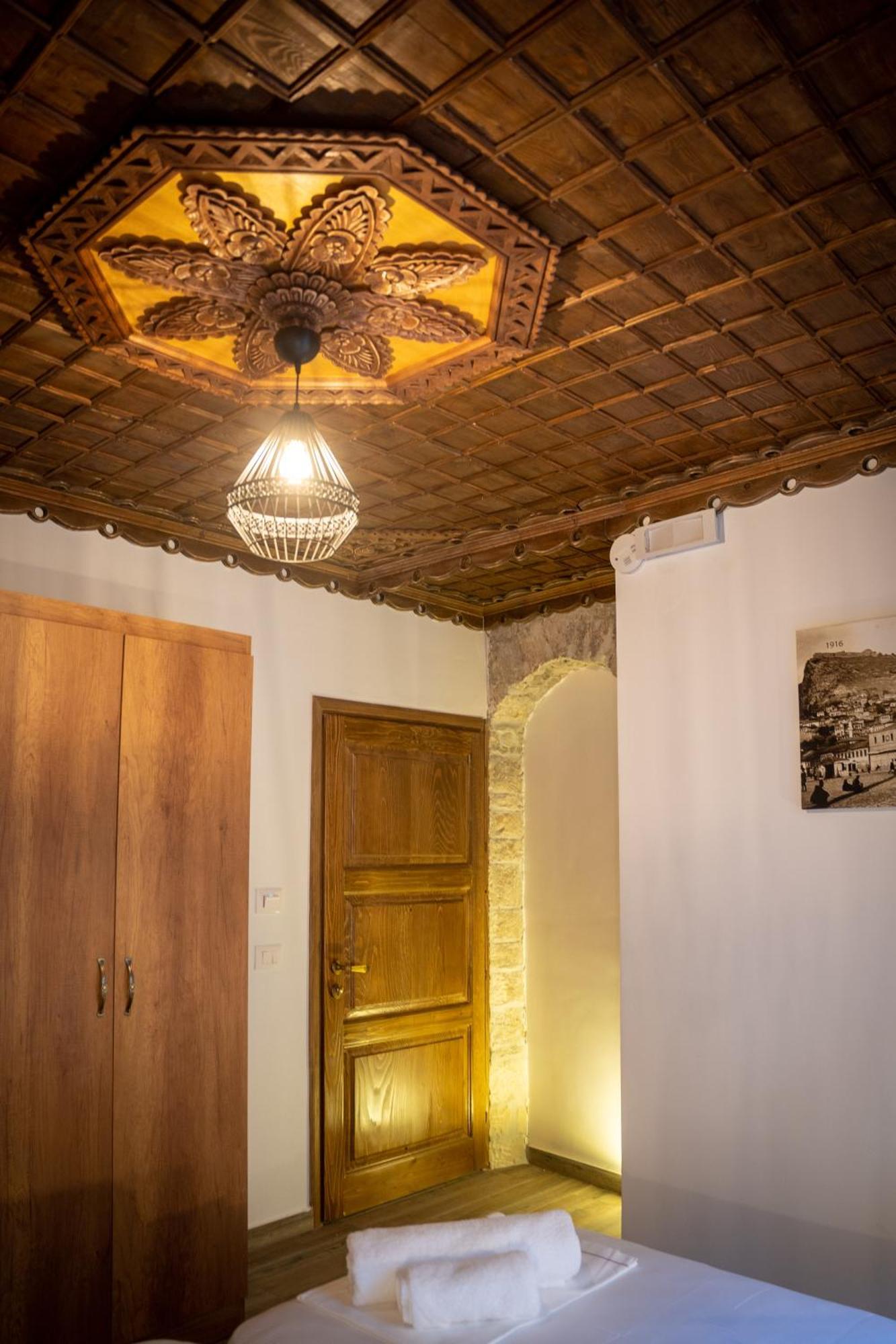 Hotel Kapllani Berati Quarto foto